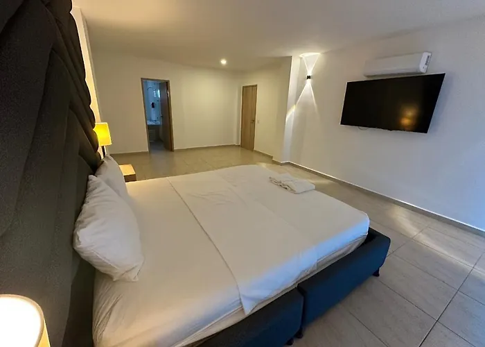 Hotel Opera, Centro Medellin, Entertainment,Y Bar, Solo Adultos